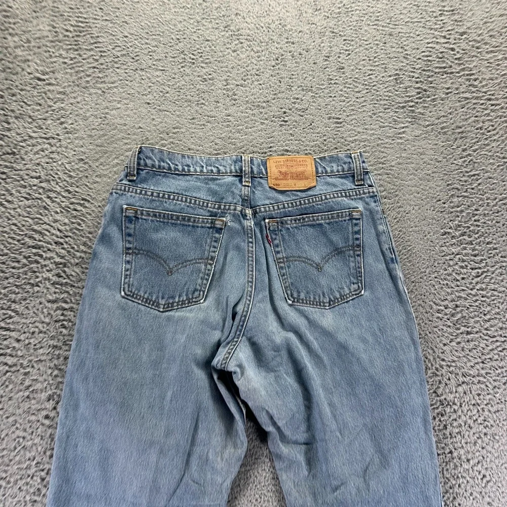 Vintage Levi's 550 Jeans Womens 32x32 Blue Cotton Denim Tapered Relaxed Workwear